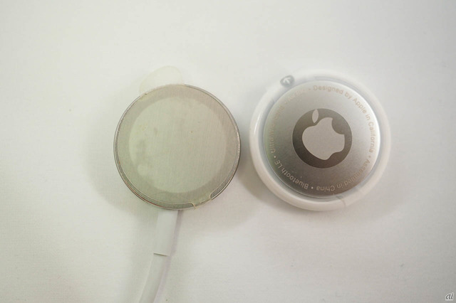 　最初に似ていると思い浮かべたのは、Apple Watchの磁気充電の部分だ。