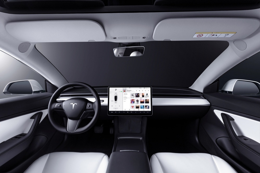Tesla Model 3の車内