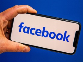 Facebook、メインアプリで通話機能を復活か--テストを開始