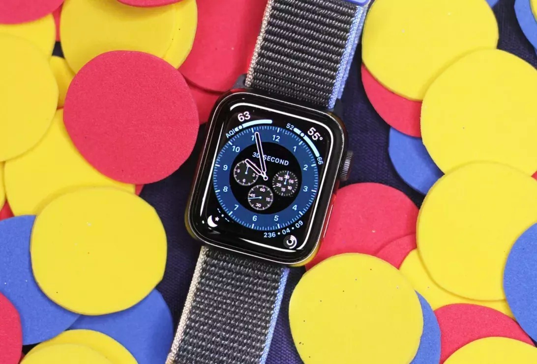 The Apple Watch 7 could get a bigger screen than the Apple Watch 6.