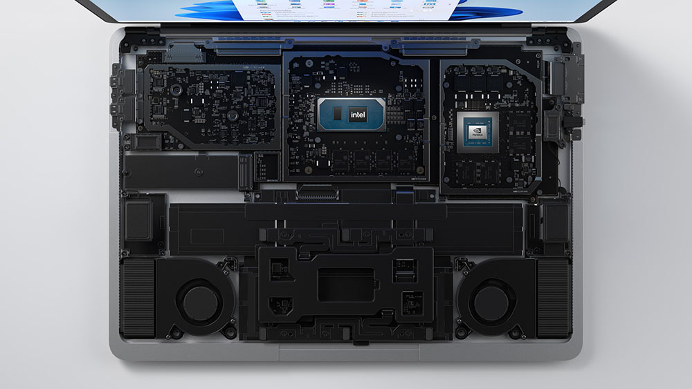 Surface Laptop StudioにはCore H35とGeForce RTX 3050 Tiという強力なCPU、GPUが採用されている（提供：Microsoft）