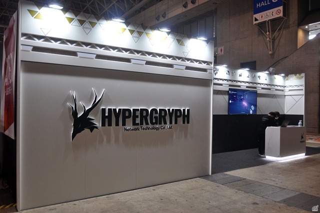 　HYPERGRYPHブース。日本では、スマホゲーム「アークナイツ」の開発会社として知られている。