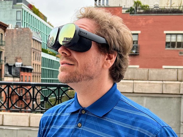HTCの最新VRグラス「VIVE Flow」、度数調節が可能--メガネなしで使える