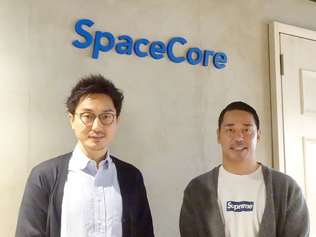 アクセルラボ 代表取締役 CEO&Founderの小暮学氏（右）と取締役 CTOの青木継孝氏（左）