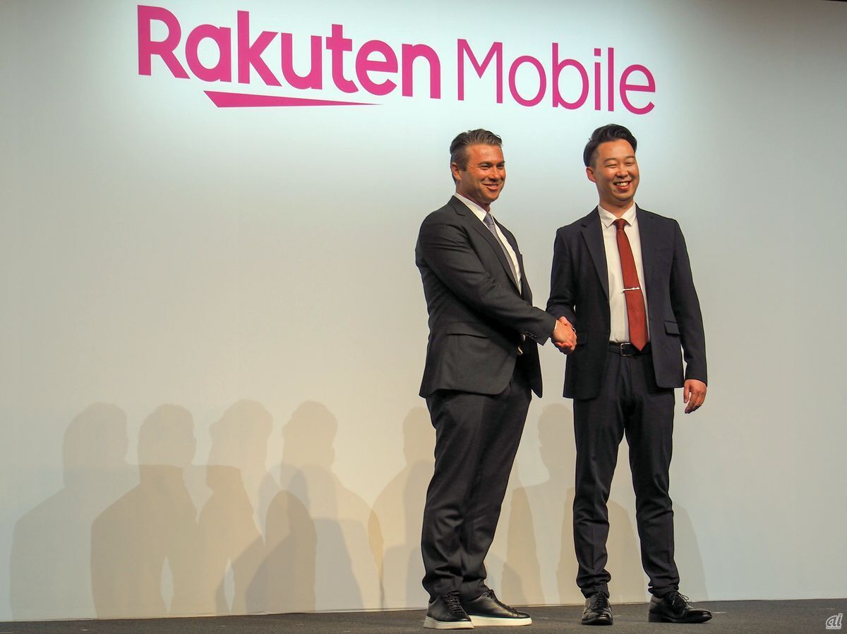 楽天モバイルの新CEOに就任するタレック氏（左）と、新社長に就任する矢澤氏（右）