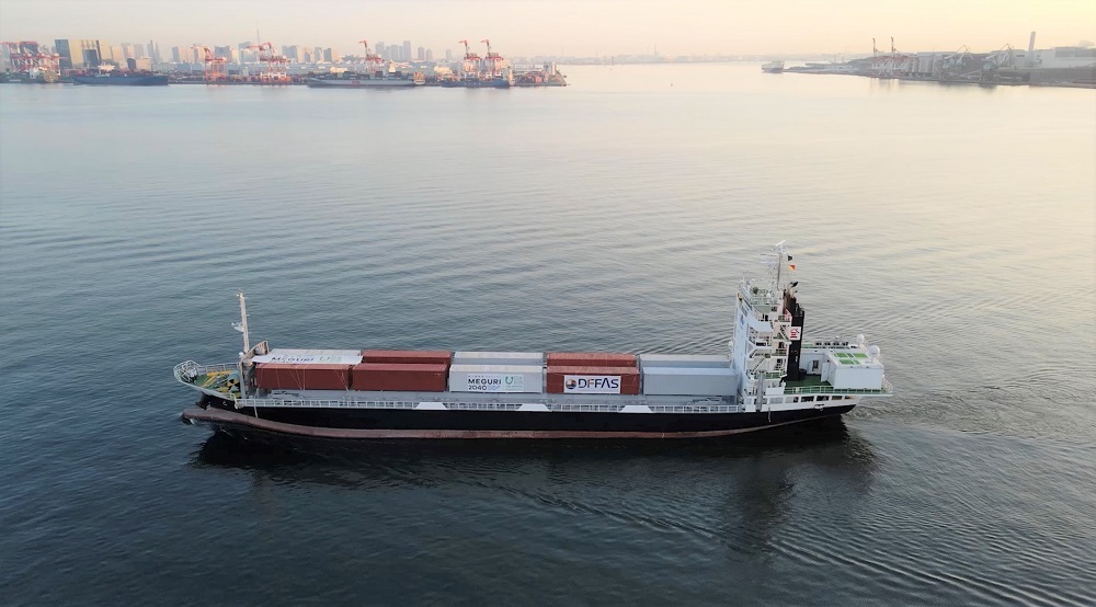 全長約100mのコンテナ船が東京港と津松阪港の往復約790kmを無人運航 Cnet Japan