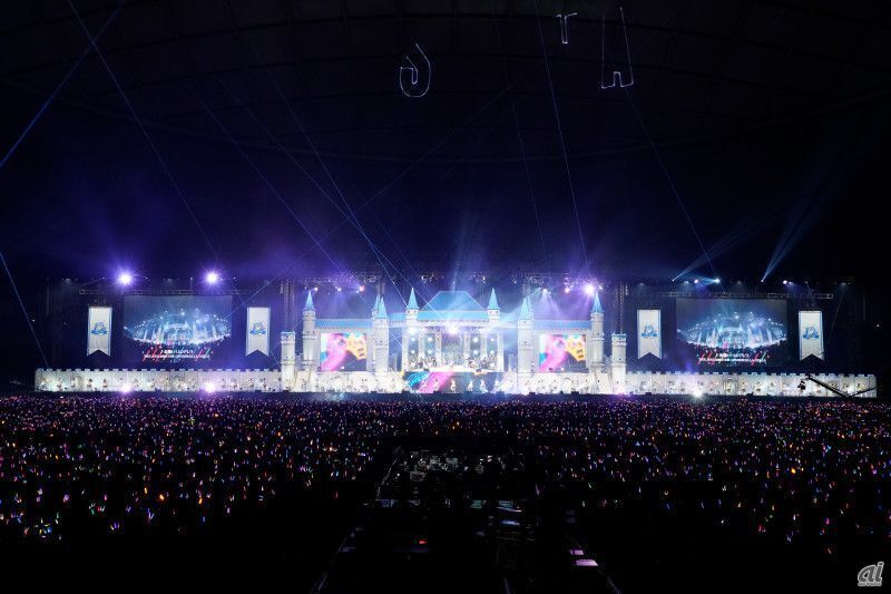 「アイドルマスターシンデレラガールズ」10周年を記念したライブツアーのファイナル公演として、過去最大規模でのステージが2日間にわたって開催された
