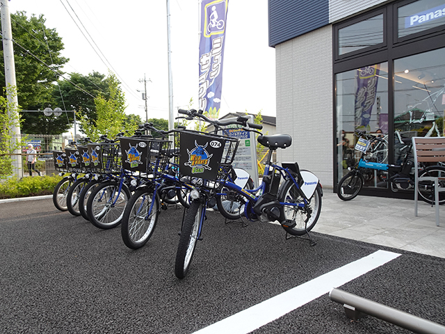 ワイルドナイツのチームカラーであるブルーを施した300台の電動自転車を用意する