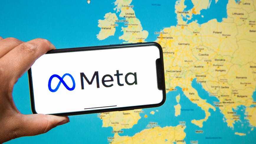 Metaのロゴと欧州の地図