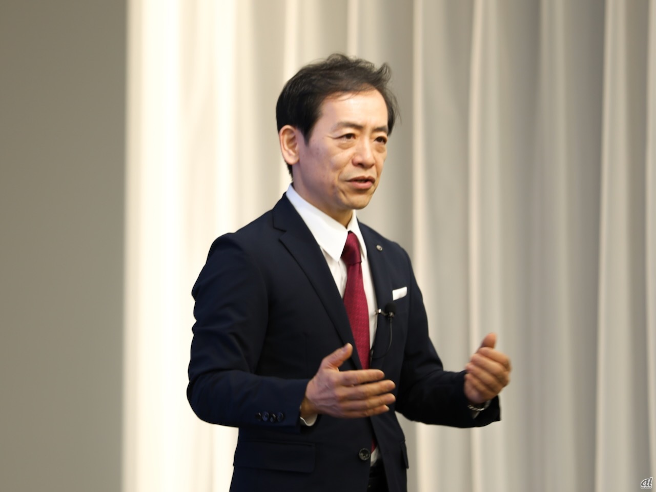 NTT東日本の渋谷直樹新社長は就任後初の記者会見に臨んだ