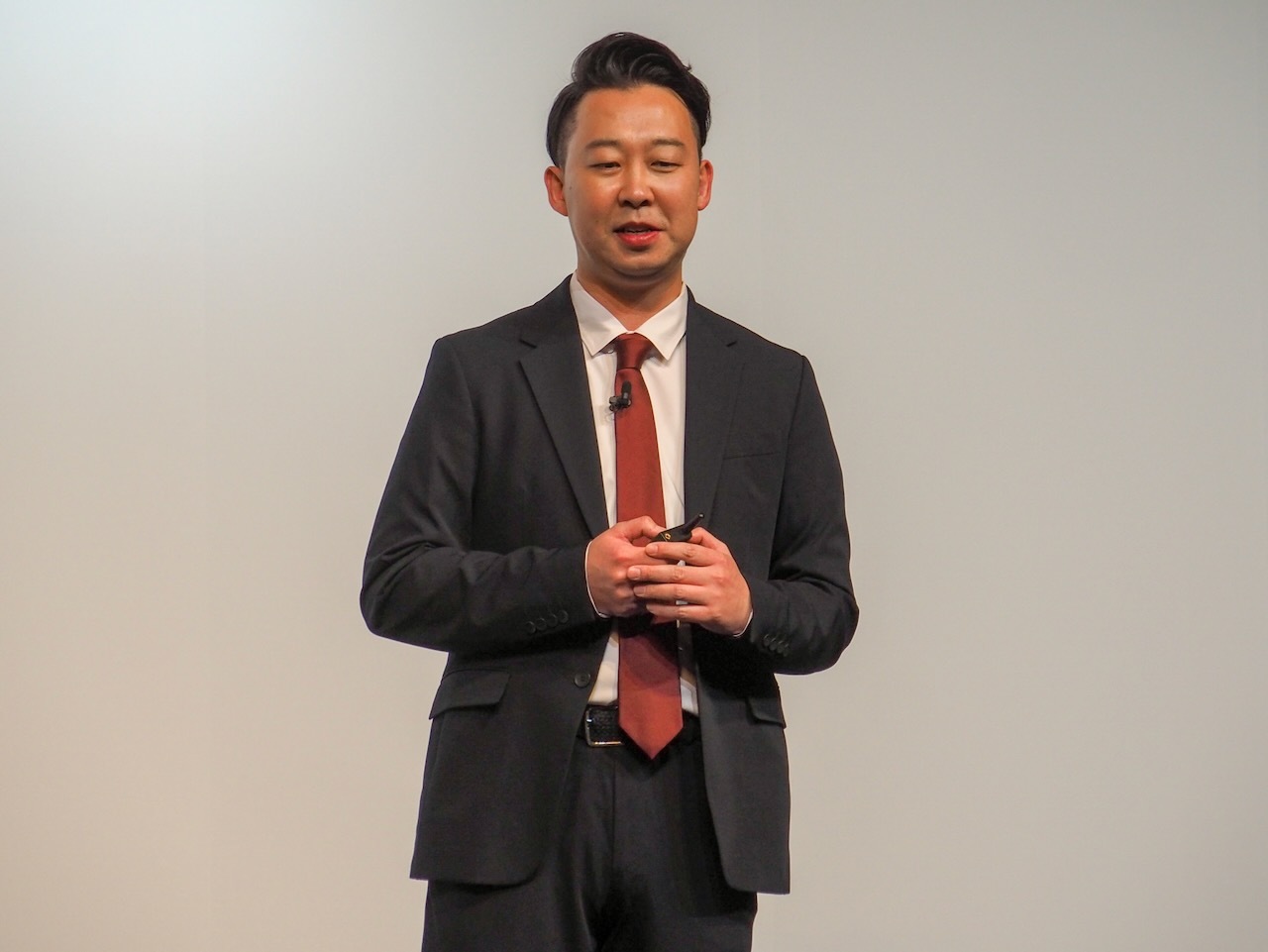 矢澤氏は2022年3月より楽天モバイルの代表取締役社長となり、国内事業を中心に担う立場となっている。写真は2022年2月25日の楽天モバイルプレスカンファレンスより