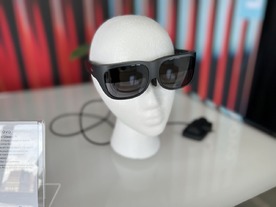 レノボ、メガネ型ディスプレイ「Lenovo Glasses T1」を発表--「iPhone」にも対応