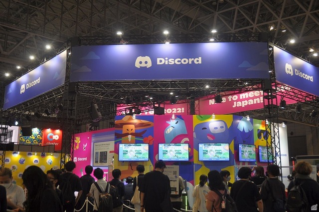 　コミュニケーションサービスの「Discord」ブース。日本でのイベントに参加するのは初めて。ゲームインフルエンサーと一緒にDiscordを利用しながらゲームプレイを楽しむことができる。