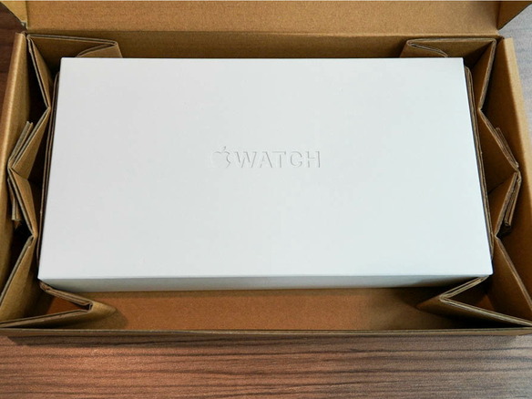 Apple Watch Ultra開封からセットアップまで--Ultraならではの特別な付属品も
