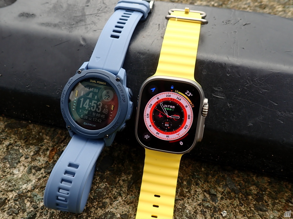 Descent G1 Dual Power（左）とApple Watch Ultra（右）