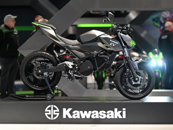 カワサキ、電動バイクのプロトタイプを披露--まもなく発表する量産車のベース