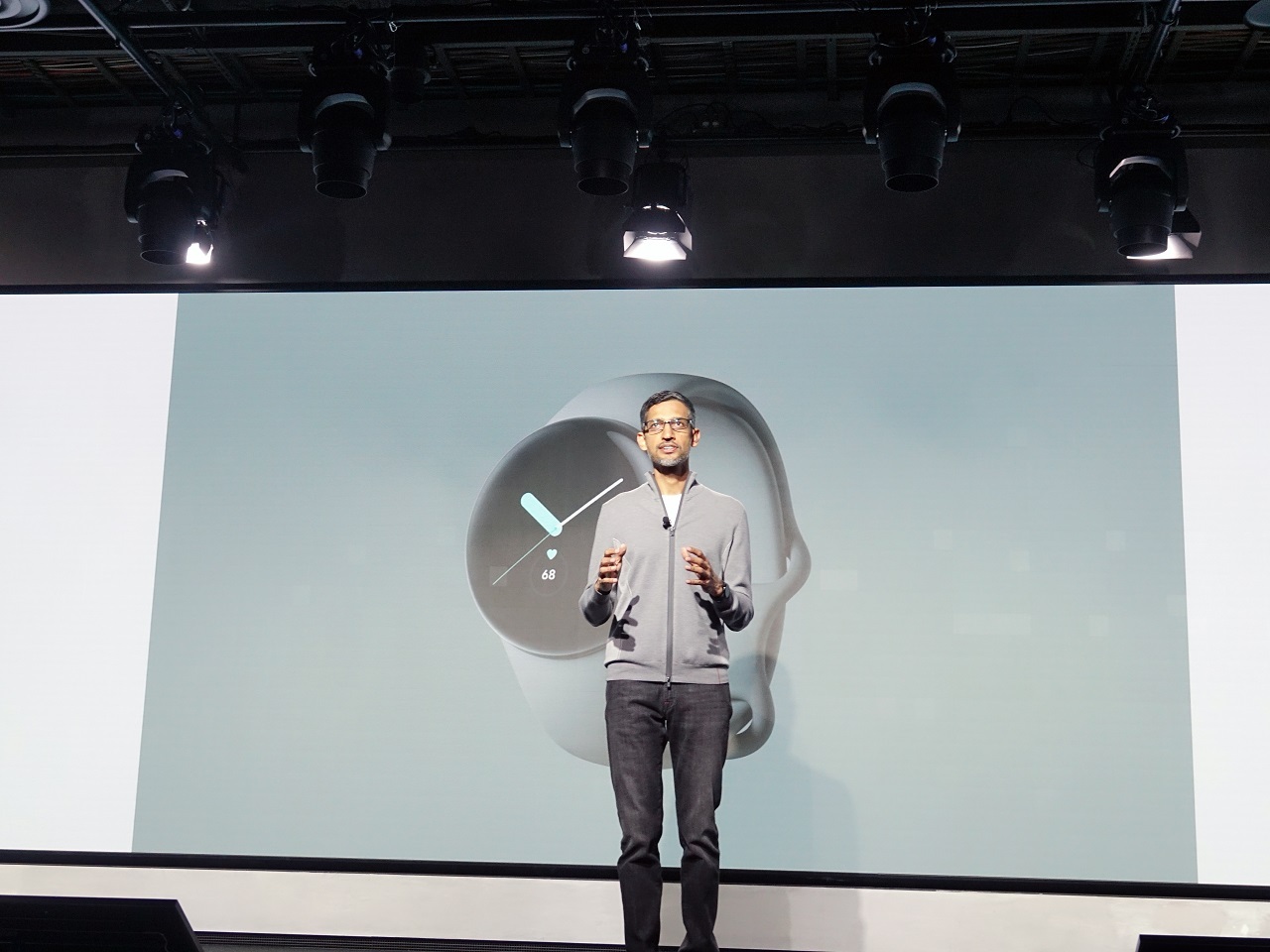 グーグルは、13日に同社初のPixel Watchを発売する。日本での発表会には、CEOのスンダー・ピチャイ氏も登壇した