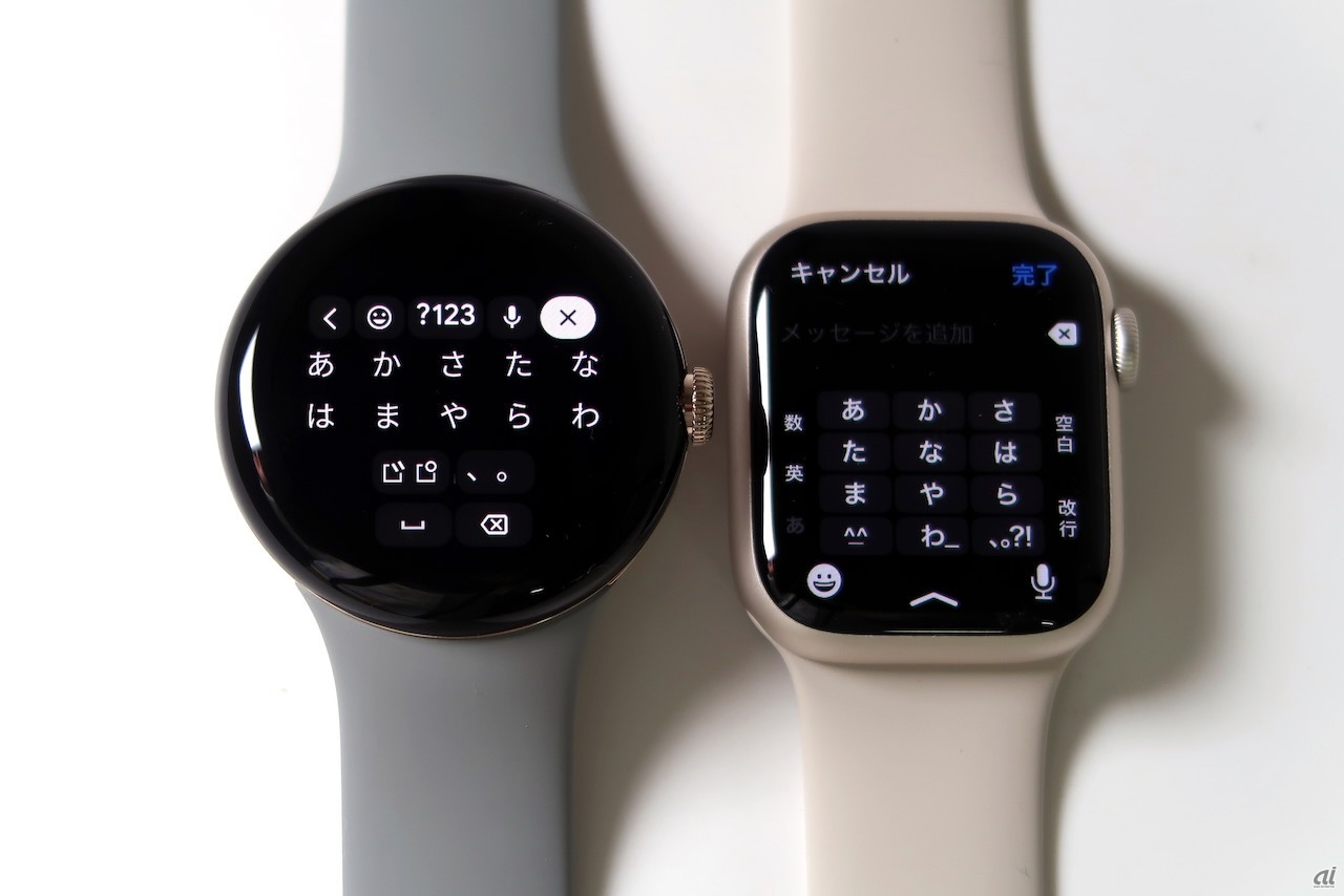Pixel Watchの日本語キーボード（左）と、41mmのApple Watchにフリックキーボードを表示したところ（右）。いずれもかなり文字が小さい