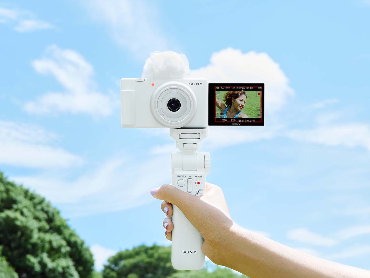 ソニー「VLOGCAM」に簡単きれいに撮れる「ZV-1F」--超広角20mmレンズ ...