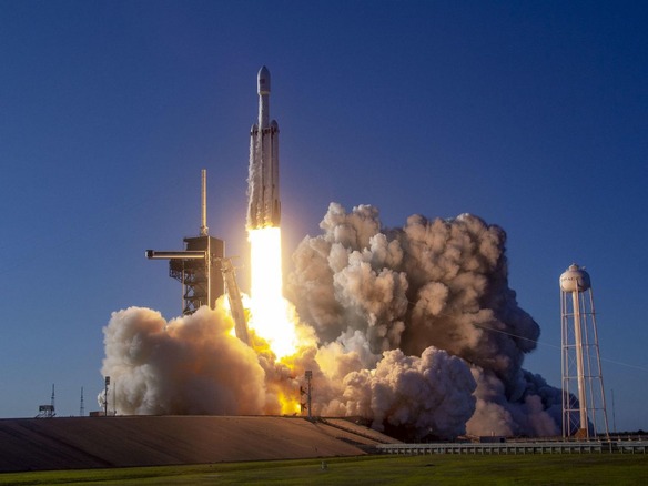 Space Xの「Falcon Heavy」ロケット、10月31日に打ち上げへ