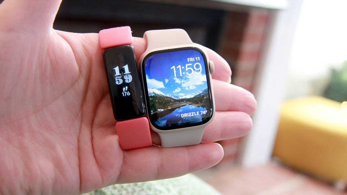 Fitbit Inspire 2とApple Watch Series 7