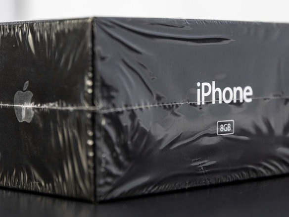 未開封の初代「iPhone」が再びオークションに--前回は約586万円で落札
