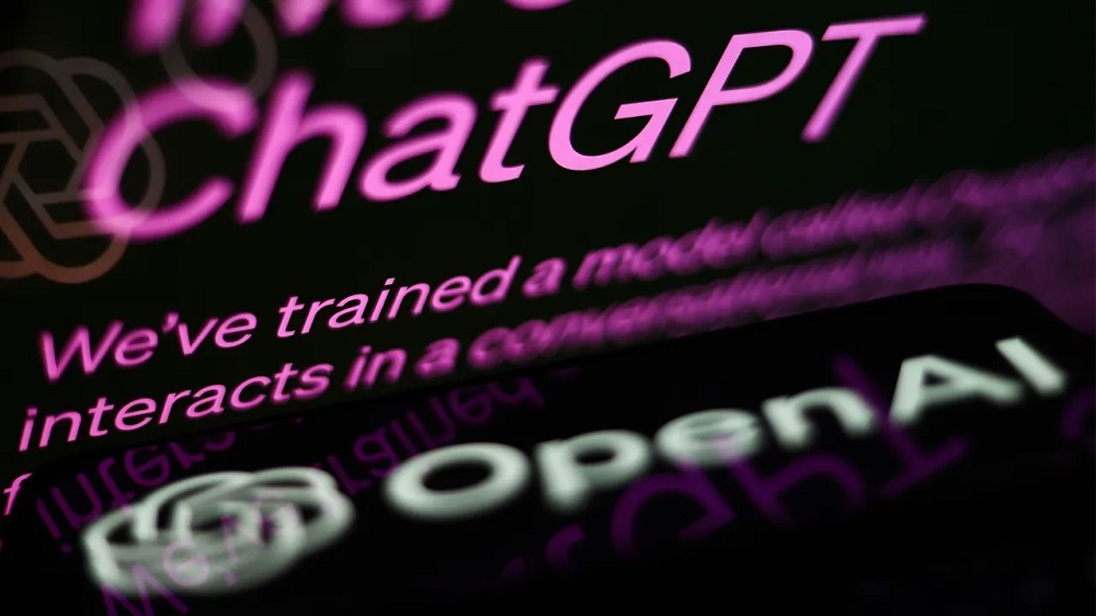 ChatGPTの文字とOpenAIのロゴ