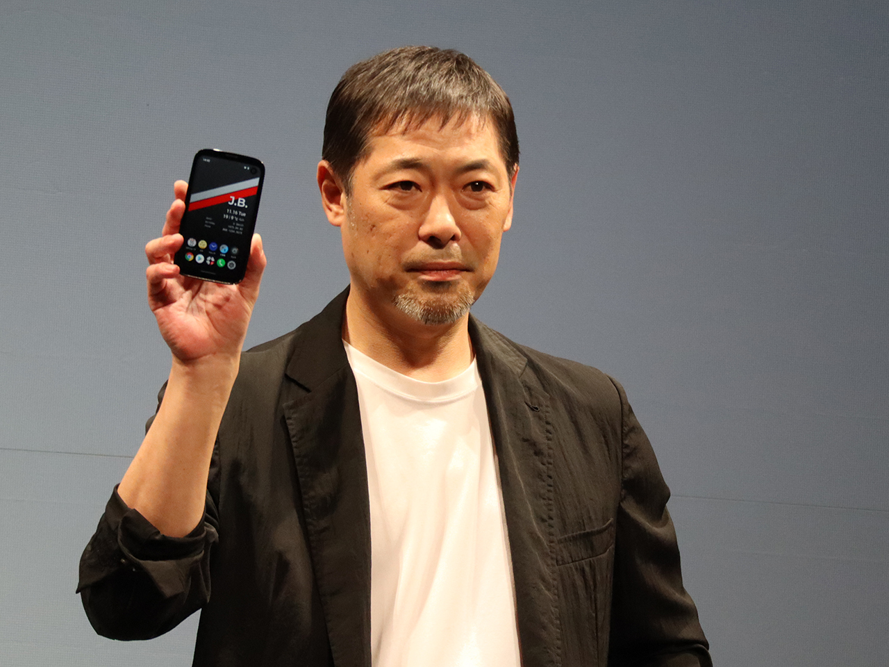 携帯端末事業から撤退--「BALMUDA Phone」1年半の歩み - CNET Japan