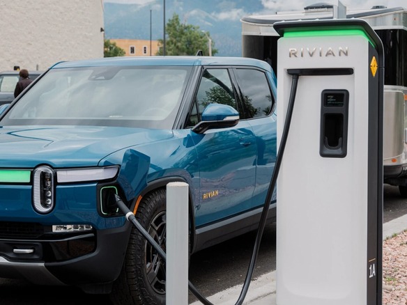 Rivian、フォードとGMに続き「Tesla Supercharger」対応へ--「NACS」が実質的な標準へ