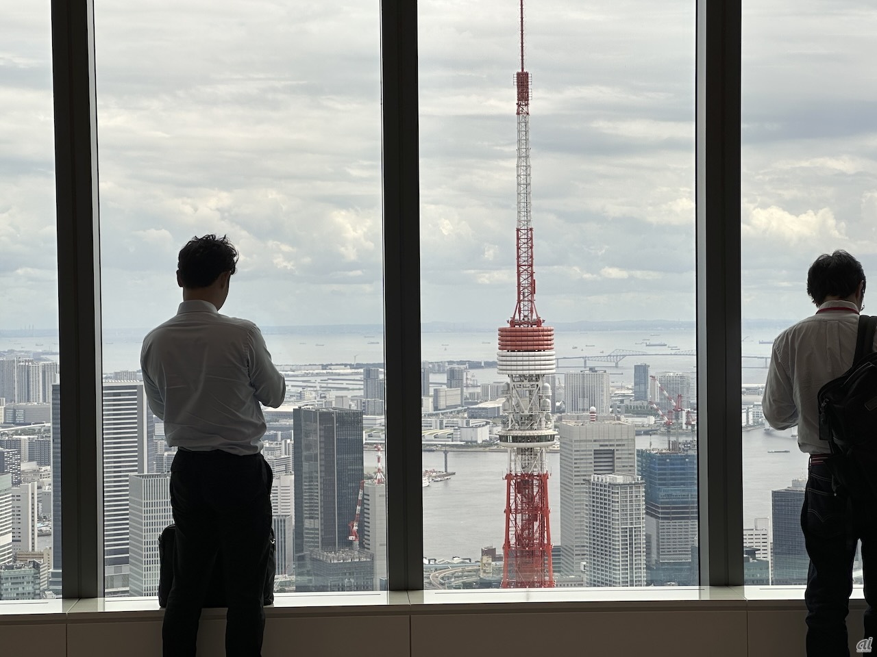 52Fオフィスフロアでは東京タワーの特別展望台すら眼下に
