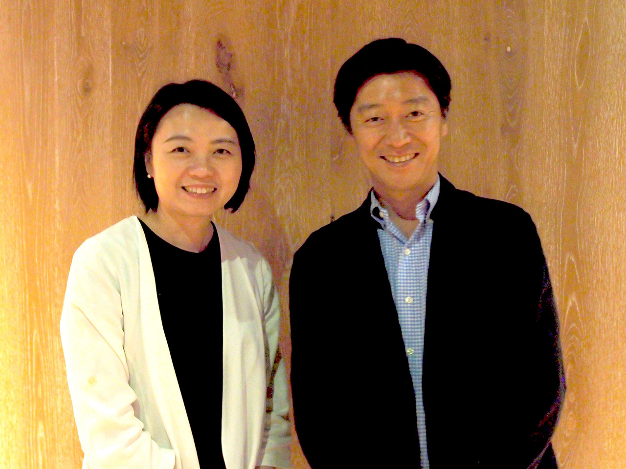 グロリアホテルグループ Vice President of Rooms DivisioのBetty Tsai氏（左）、tripla 代表取締役 CEOの高橋和久氏（右） 
