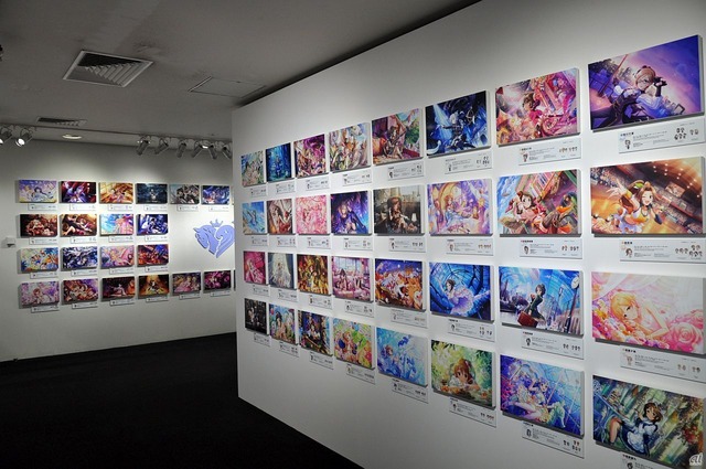 　「アイドルマスター シンデレラガールズ スターライトステージ」（デレステ）のコーナー。登場するアイドル190人のイラストがずらり。