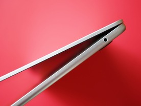 アップル、「Chromebook」対抗の低価格「MacBook」を開発中か