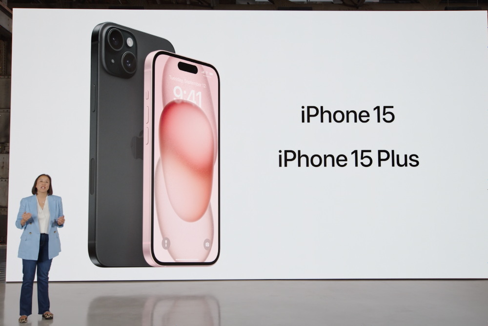 iPhone 15は6.1インチ、iPhone 15 Plusは6.7インチのSuper Retina XDRディスプレイを搭載する
