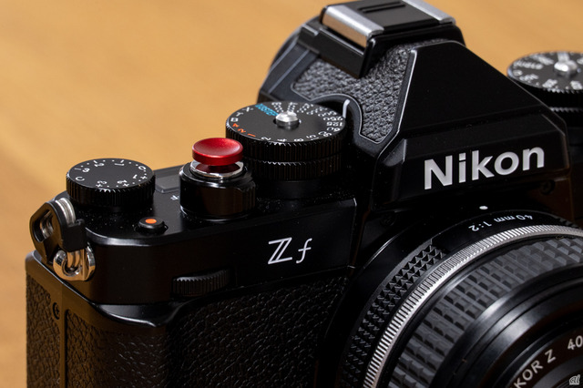 ニコン新製品「Zf」を写真で見る--歴代のヘリテージデザインカメラも紹介 - 9/25 - CNET Japan