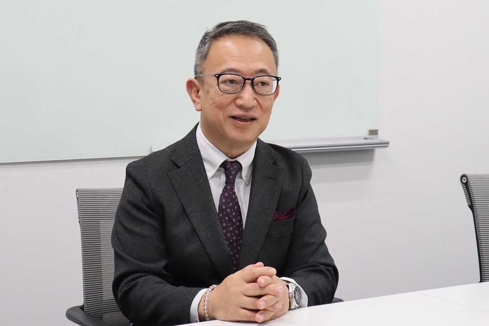 大沼彰：1984年に大学を卒業後、パナソニックモバイルコミュニケーションズ、サムスン電子ジャパン、HTC NIPPON、HUAWEI JAPAN（華為技術日本）を経て、2022年1月にシャオミ・ジャパンに入社。2023年9月に取締役社長に就任