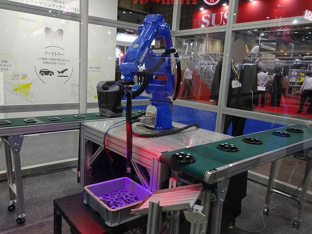 　ニコンブースでは、次世代ロボットビジョンシステムを展示。高い画像処理速度を実現した超高速性能と高精度にワークを認識する高い認識力を持ち、次世代のものづくりをサポートする。