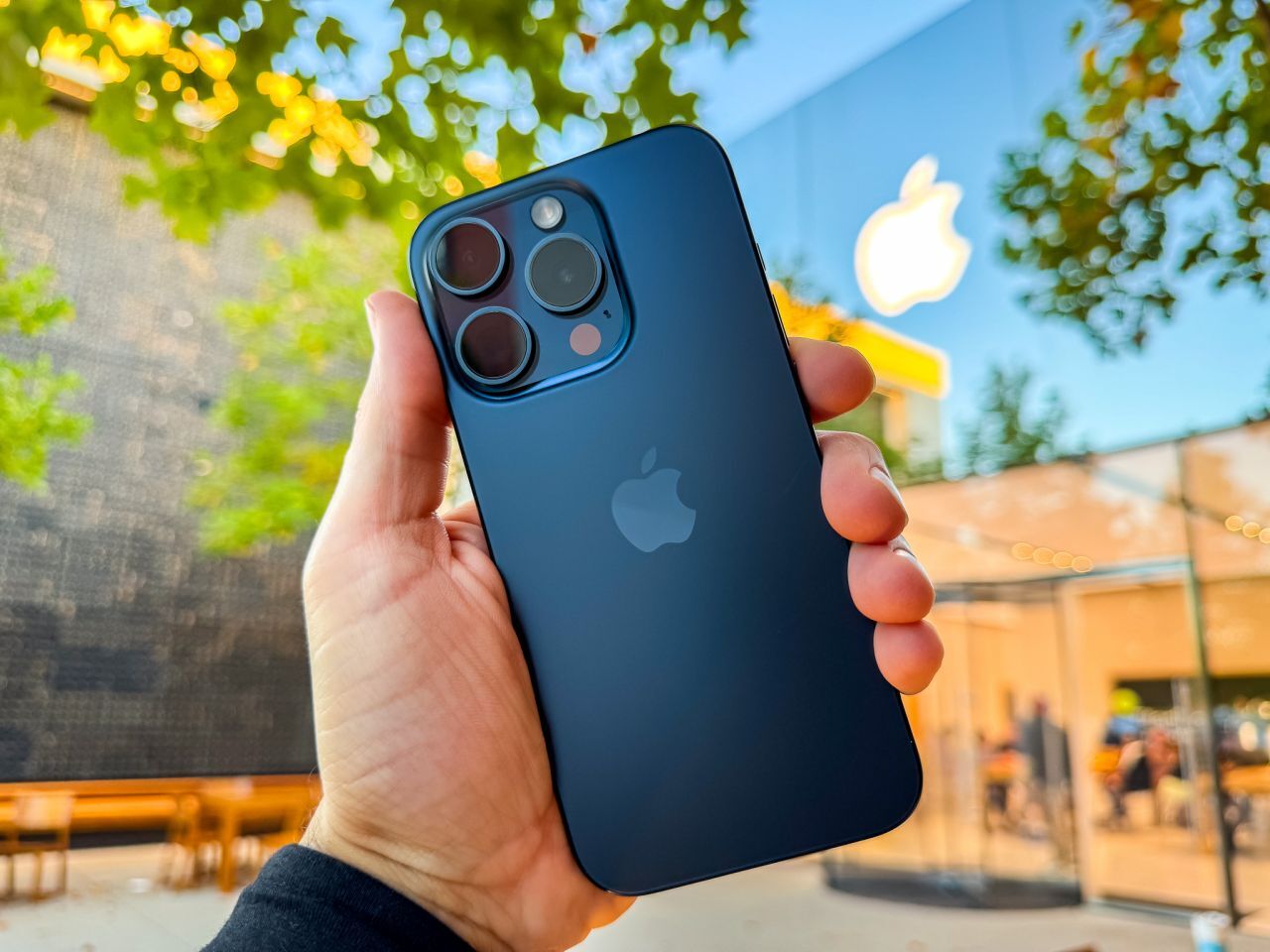 「iPhone 15 Pro」で「空間ビデオ」が撮影可能に - CNET Japan