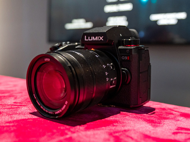 　2023年10月に発売したミラーレス一眼カメラ「 LUMIX DC-G9M2」。