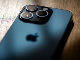 「iPhone 16」成功の鍵はエッジAI--メモリーの制約を乗り越えられるか