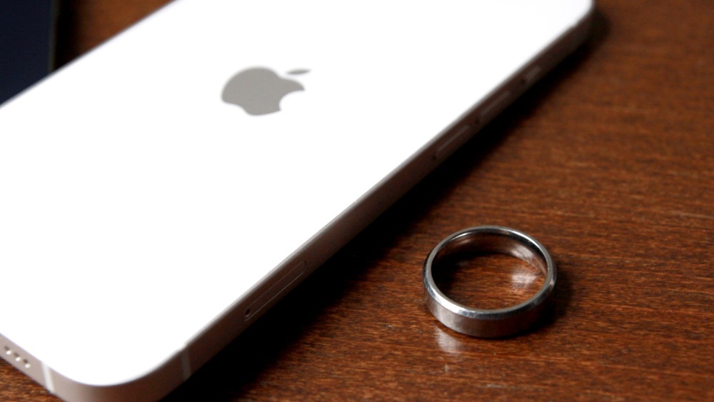 iPhoneと指輪