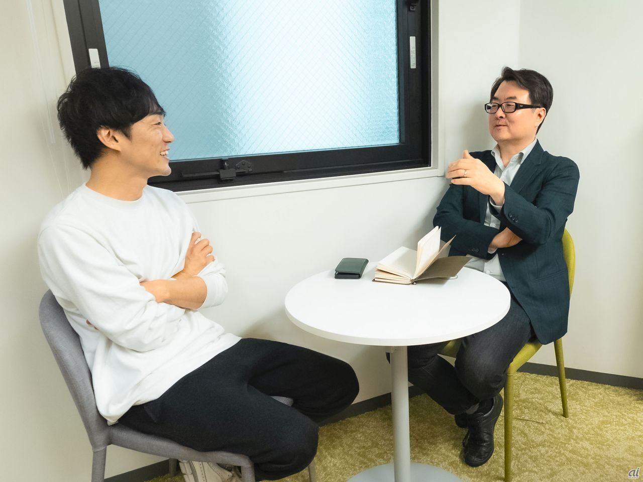 レッドセブン 代表取締役のイ・ヒョンソクさん（右）と、株式会社Minto 取締役の中川元太（左）