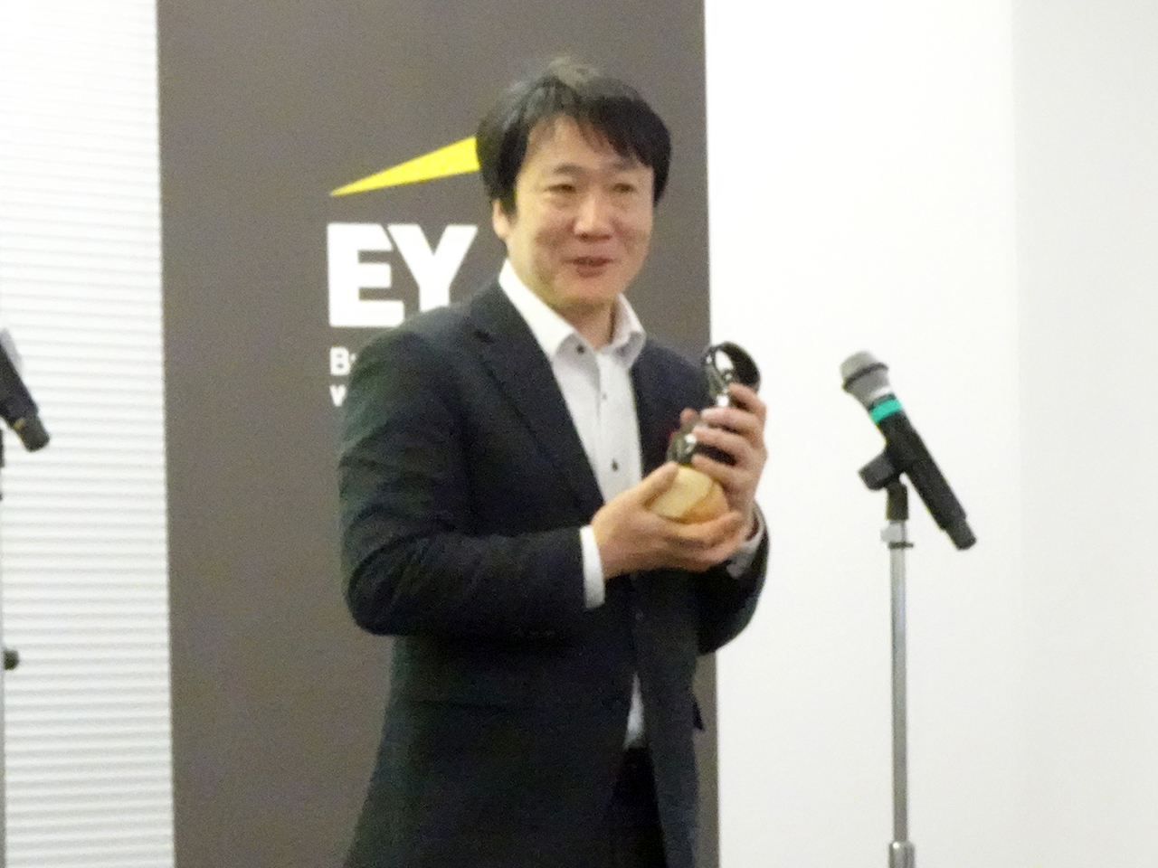 Innovation賞のハイドロヴィーナス 代表取締役の上田 剛慈氏