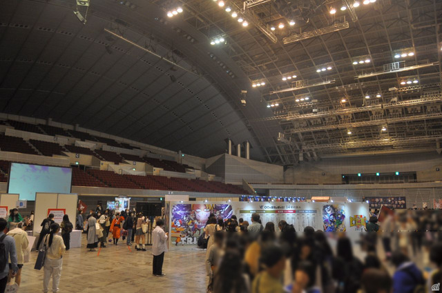 　例年超歌舞伎が行われるイベントホール、今回はいろいろな遊戯を体験することができる「超遊戯2024」のブースに。
