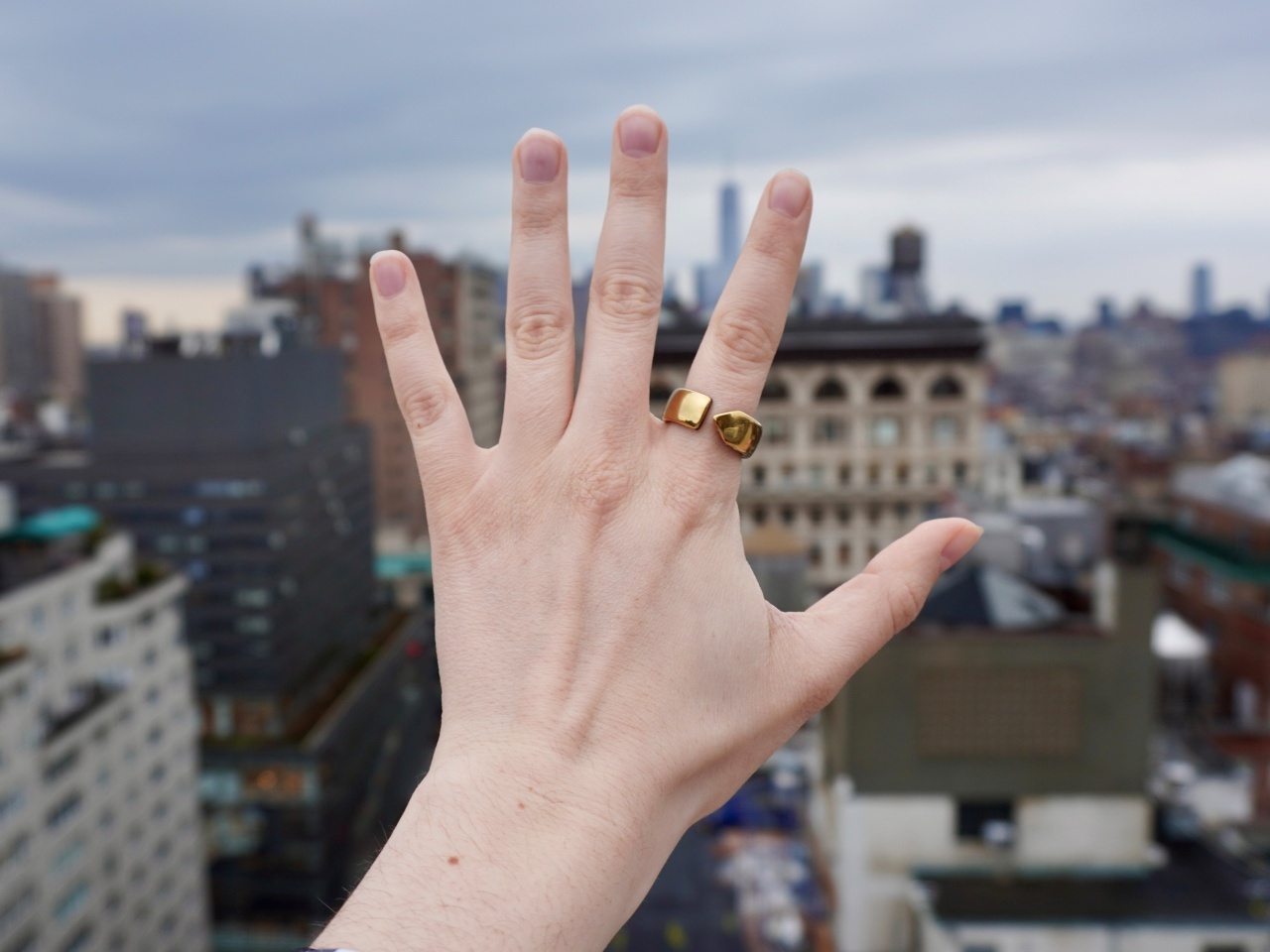 安くてオシャレ、女性向けスマートリング「Evie Ring」を試してみた - CNET Japan