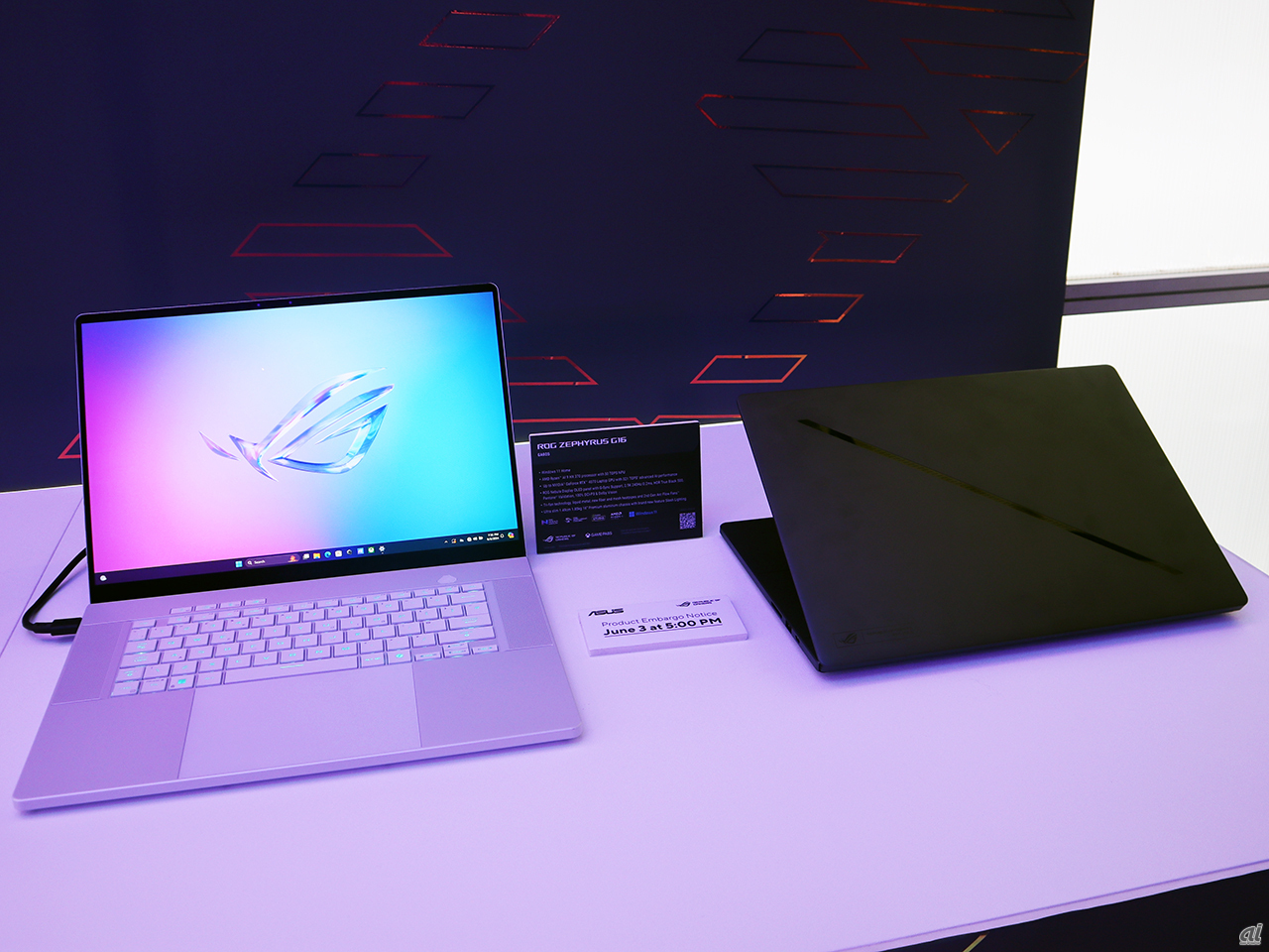 「ROG Zephyrus G16 GA605」（グローバル版）、（左から）「プラチナホワイト」「エクリプスグレー」