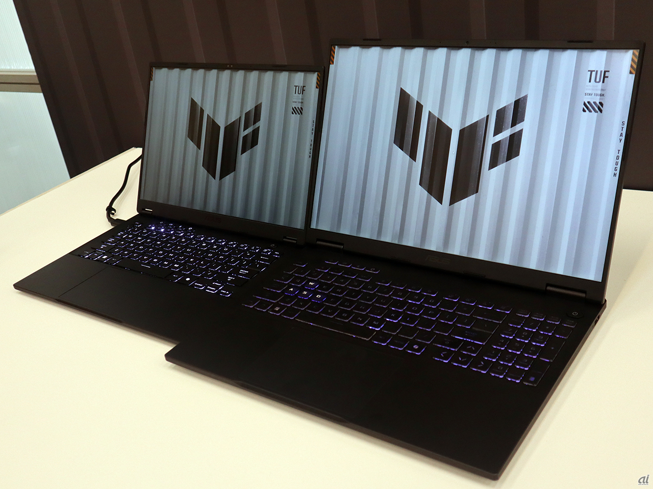 （左から）「ASUS TUF Gaming A14 FA401」「ASUS TUF Gaming A16 FA608」（ともにグローバル版）
