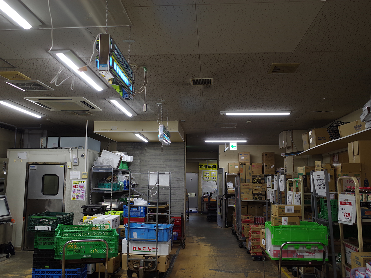 LED照明へと置き換えられた「コーポ さっぽろひばりが丘店」のバックヤード