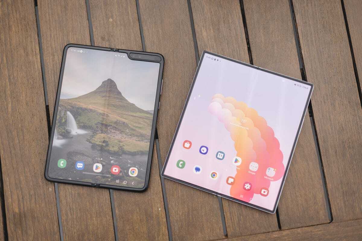 Galaxy Z Fold6と初代Galaxy Z Fold