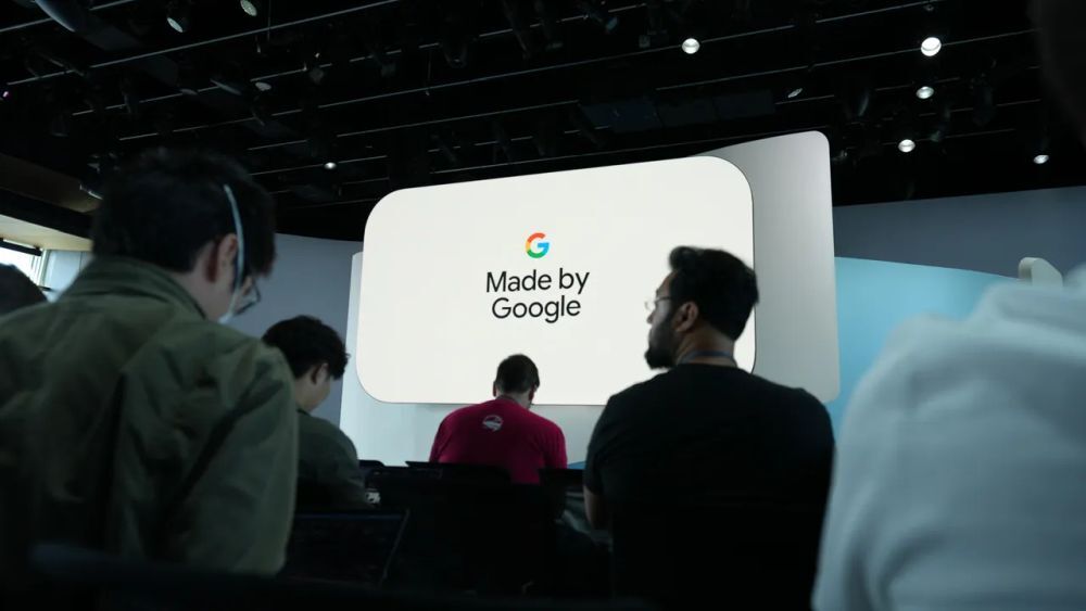 Made by Googleと書かれたスライドが映し出された会場